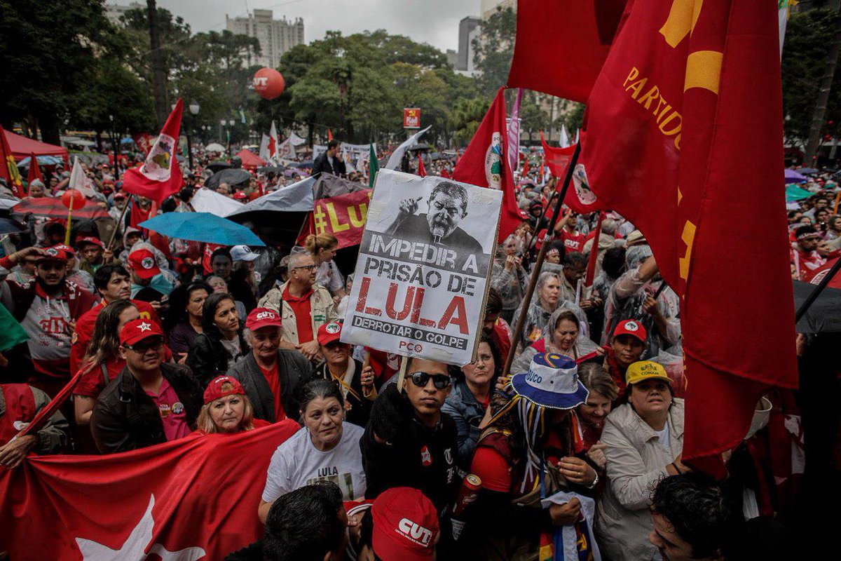 Para os que desde o golpe contra a presidenta Dilma preconizam o fim do Partido dos Trabalhadores, o dia 10 de maio equivale a um balde de água gelada em pleno outono (Foto: Bepe Damasco) Para os que desde o golpe contra a presidenta Dilma preconizam o fim do Partido dos Trabalhadores, o dia 10 de maio equivale a um balde de água gelada em pleno outono