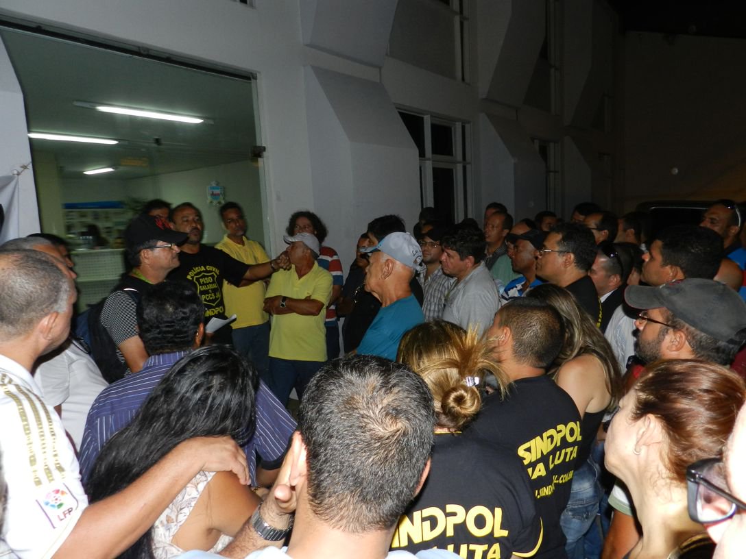 Para o Sindicato dos Policiais Civis de Alagoas (Sindpol), a decisão do Supremo Tribunal Federal (STF) de considerar inconstitucional o direito a greve dos profissionais ligados a área da segurança pública é "mais um ataque do Judiciário contra os trabalhadores brasileiros”; já o Sindicato dos Policiais Federais de Alagoas (Sinpofal) afirma que a decisão não afeta em nada o estado de greve iniciado pela categoria” (Foto: Voney Malta) Para o Sindicato dos Policiais Civis de Alagoas (Sindpol), a decisão do Supremo Tribunal Federal (STF) de considerar inconstitucional o direito a greve dos profissionais ligados a área da segurança pública é "mais um ataque do Judiciário contra os trabalhadores brasileiros”; já o Sindicato dos Policiais Federais de Alagoas (Sinpofal) afirma que a decisão não afeta em nada o estado de greve iniciado pela categoria”