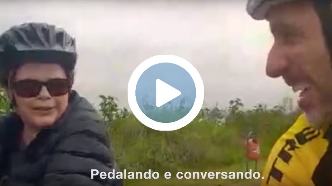 Em uma entrevista inusitada, a ex-presidenta Dilma Rousseff fala da sua paixão por pedalar; De acordo com Dilma, usar a bicicleta como meio de transporte é "uma maneira de buscar uma forma de vida mais humana" (Foto: Charles Nisz) Em uma entrevista inusitada, a ex-presidenta Dilma Rousseff fala da sua paixão por pedalar; De acordo com Dilma, usar a bicicleta como meio de transporte é "uma maneira de buscar uma forma de vida mais humana"