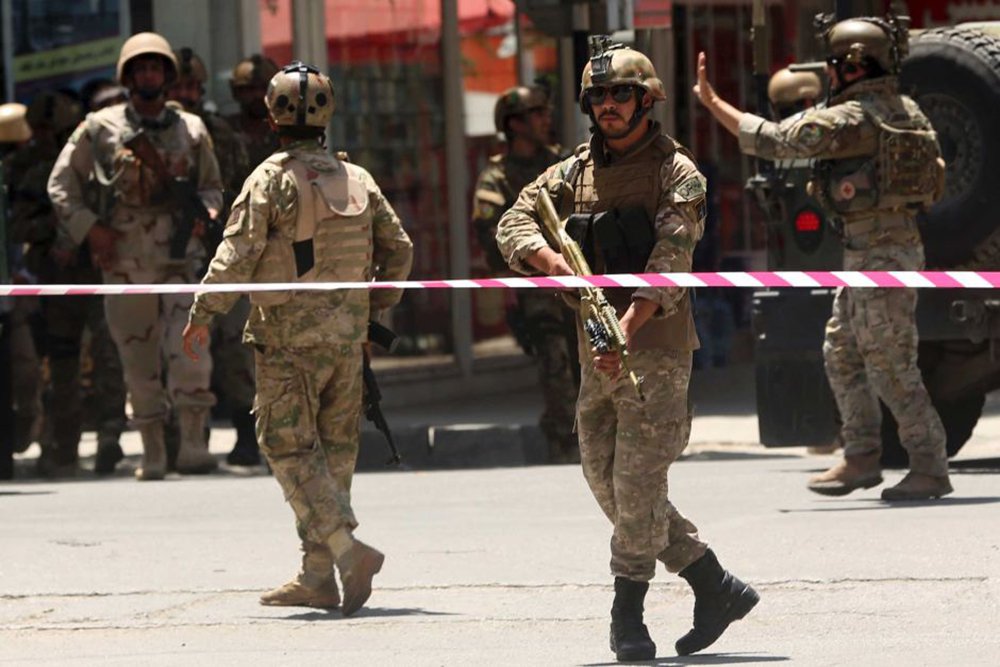 Pelo menos 72 pessoas morreram em um ataque a duas mesquitas na capital Cabul e na cidade de Ghor, no centro do país nesta sexta-feira (20); o Estado Islâmico assumiu a autoria do atentado na capital, onde morreram 39 pessoas, incluindo crianças; além dos ataques desta sexta, aconteceram pelo menos dois ataques à mesquitas xiitas no Afeganistão em agosto e setembro de 2017 (Foto: Charles Nisz) Pelo menos 72 pessoas morreram em um ataque a duas mesquitas na capital Cabul e na cidade de Ghor, no centro do país nesta sexta-feira (20); o Estado Islâmico assumiu a autoria do atentado na capital, onde morreram 39 pessoas, incluindo crianças; além dos ataques desta sexta, aconteceram pelo menos dois ataques à mesquitas xiitas no Afeganistão em agosto e setembro de 2017