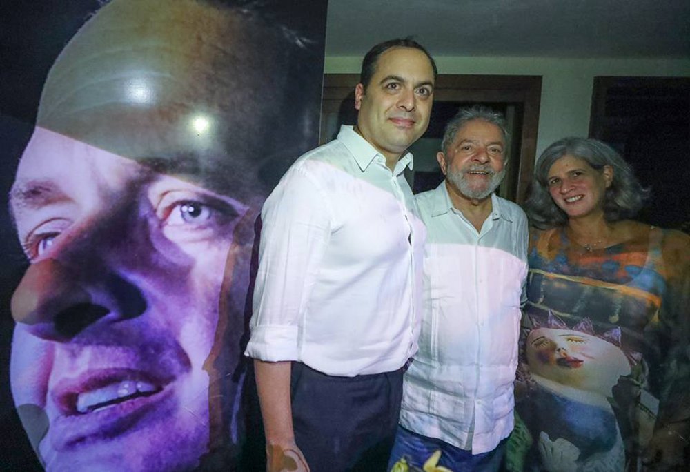 Quem acha que é possível apenas unir o campo da esquerda que se manteve contra o golpe com coerência e não retomar alianças que foram rompidas e traídas - como claramente é o caso do PSB, um traidor por excelência -, lamento, mas creio estar enganado (Foto: Liana Cirne Lins) Quem acha que é possível apenas unir o campo da esquerda que se manteve contra o golpe com coerência e não retomar alianças que foram rompidas e traídas - como claramente é o caso do PSB, um traidor por excelência -, lamento, mas creio estar enganado