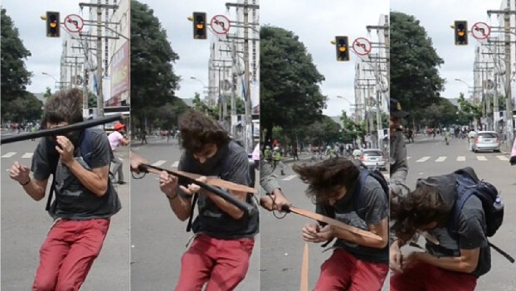 A Polícia Civil (PC) anunciou, na manhã desta sexta-feira, que o capitão Augusto Sampaio de Oliveira Neto, subcomandante da 37ª Companhia Independente, que agrediu e feriu brutalmente o estudante Mateus Ferreira da Silva durante manifestação da greve geral do dia 28 de abril em Goiânia, será indiciado pelo crime de abuso de autoridade; de acordo com a Polícia Civil, apesar da agressividade da pancada — que causou traumatismos e levou o jovem à UTI –, não ficou constatado que houve tentativa de homicídio por parte do policial (Foto: José Barbacena) A Polícia Civil (PC) anunciou, na manhã desta sexta-feira, que o capitão Augusto Sampaio de Oliveira Neto, subcomandante da 37ª Companhia Independente, que agrediu e feriu brutalmente o estudante Mateus Ferreira da Silva durante manifestação da greve geral do dia 28 de abril em Goiânia, será indiciado pelo crime de abuso de autoridade; de acordo com a Polícia Civil, apesar da agressividade da pancada — que causou traumatismos e levou o jovem à UTI –, não ficou constatado que houve tentativa de homicídio por parte do policial