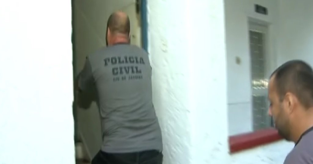 Operação está sendo deflagrada nesta quinta-feira 16 no Rio de Janeiro, em São Paulo e em Minas Gerais; de acordo com o Ministério Público do Rio, em 2016, o grupo desviou 14 milhões de litros e causou um prejuízo de R$ 33 milhões à estatal; os acusados foram denunciados à Justiça pelos crimes de organização criminosa para a prática de furto qualificado de combustível e de petróleo cru; a quadrilha teria atuado entre junho de 2015 e março deste ano
(Foto: Leonardo Lucena) Operação está sendo deflagrada nesta quinta-feira 16 no Rio de Janeiro, em São Paulo e em Minas Gerais; de acordo com o Ministério Público do Rio, em 2016, o grupo desviou 14 milhões de litros e causou um prejuízo de R$ 33 milhões à estatal; os acusados foram denunciados à Justiça pelos crimes de organização criminosa para a prática de furto qualificado de combustível e de petróleo cru; a quadrilha teria atuado entre junho de 2015 e março deste ano