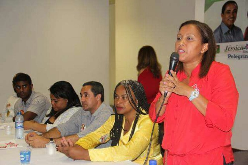 Os indicados do grupo 'Mudar Pra Valer' para disputar a presidência do Partido dos Trabalhadores (PT) em Salvador, Jéssica Sinai e Marcos Gêmeos, fizeram uma avaliação sobre os principais desafios da legenda na capital baiana, e, em comum, destacaram "a necessidade de ampliar o debate dentro do partido e as candidaturas representando um contraponto frontal" na política de alianças e acordos com partidos que capitanearam o processo de impeachment da presidente eleita Dilma Rousseff (Foto: Romulo Faro) Os indicados do grupo 'Mudar Pra Valer' para disputar a presidência do Partido dos Trabalhadores (PT) em Salvador, Jéssica Sinai e Marcos Gêmeos, fizeram uma avaliação sobre os principais desafios da legenda na capital baiana, e, em comum, destacaram "a necessidade de ampliar o debate dentro do partido e as candidaturas representando um contraponto frontal" na política de alianças e acordos com partidos que capitanearam o processo de impeachment da presidente eleita Dilma Rousseff