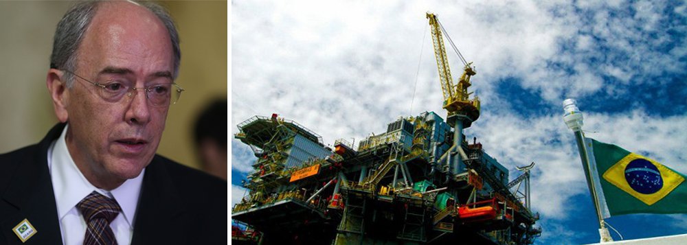 Jornalista Fernando Brito diz o presidente da Petrobras "tenta enganar os trouxas confundindo a política de conteúdo nacional no petróleo como uma discriminação contra empresas de capital estrangeiro"; "É impressionante a cara de pau do liquidante da Petrobras designado por Michel Temer, por indicação do PSDB, para desmontar a grande empresa brasileira", comenta Brito (Foto: Gisele Federicce) Jornalista Fernando Brito diz o presidente da Petrobras "tenta enganar os trouxas confundindo a política de conteúdo nacional no petróleo como uma discriminação contra empresas de capital estrangeiro"; "É impressionante a cara de pau do liquidante da Petrobras designado por Michel Temer, por indicação do PSDB, para desmontar a grande empresa brasileira", comenta Brito