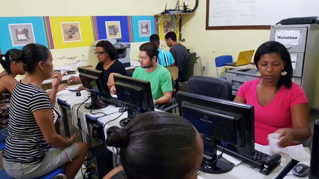 Secretaria da Educação do Estado encerra nesta terça-feira (31) a matrícula na rede estadual de ensino destinada aos alunos novos, provenientes da rede particular ou de outros estados para cursar o Ensino Médio e suas modalidades; matrícula também continua aberta para alunos novos que vão cursar o Ensino Fundamental; nesses casos, deve ser feita presencialmente em qualquer escola da capital ou do interior, mesmo que não seja a unidade que o estudante pretende estudar; o ano letivo de 2017 na rede estadual começa no dia 6 de fevereiro (Foto: José Barbacena) Secretaria da Educação do Estado encerra nesta terça-feira (31) a matrícula na rede estadual de ensino destinada aos alunos novos, provenientes da rede particular ou de outros estados para cursar o Ensino Médio e suas modalidades; matrícula também continua aberta para alunos novos que vão cursar o Ensino Fundamental; nesses casos, deve ser feita presencialmente em qualquer escola da capital ou do interior, mesmo que não seja a unidade que o estudante pretende estudar; o ano letivo de 2017 na rede estadual começa no dia 6 de fevereiro