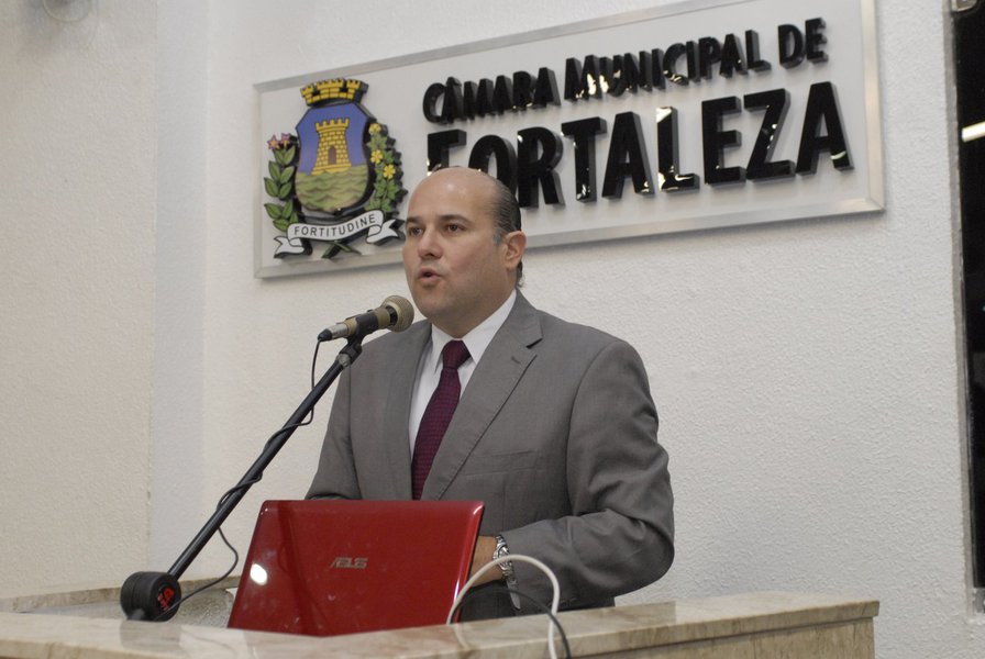 Durante a abertura dos trabalhos da Câmara Municipal de Fortaleza, o prefeito Roberto Cláudio (PDT) terá autonomia para liderar um esforço coletivo para que transforme a realidade da Capital na área da segurança. Ele também apresentou projetos da Prefeitura para este ano, como a construção de novas creches e pré-escolas e a licitação de três novos CUCAs e de três novas Policlínicas (Foto: Rodrigo Rocha) Durante a abertura dos trabalhos da Câmara Municipal de Fortaleza, o prefeito Roberto Cláudio (PDT) terá autonomia para liderar um esforço coletivo para que transforme a realidade da Capital na área da segurança. Ele também apresentou projetos da Prefeitura para este ano, como a construção de novas creches e pré-escolas e a licitação de três novos CUCAs e de três novas Policlínicas