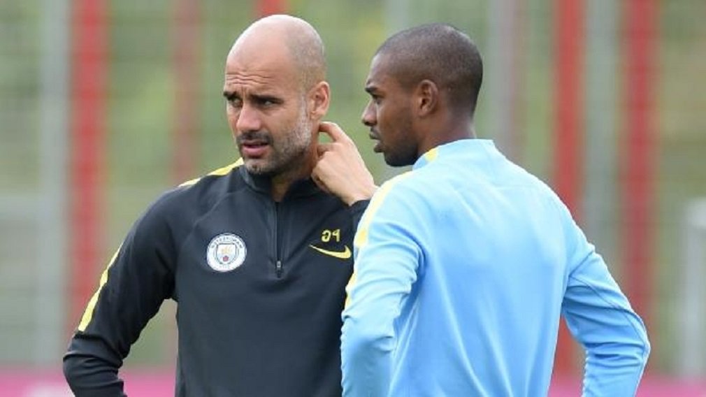 Meia brasileiro foi expulso pela terceira vez nas últimas seis partidas durante a vitória do City sobre o Burnley este mês, mas retorna à equipe para o jogo do Campeonato Inglês contra o West Ham United na quarta-feira; "Ele é muito importante e estou feliz que ele esteja de volta. Ele não é agressivo, é um jogador forte e intenso. Ele é um dos caras mais legais que conheço", disse Guardiola a jornalistas (Foto: José Barbacena) Meia brasileiro foi expulso pela terceira vez nas últimas seis partidas durante a vitória do City sobre o Burnley este mês, mas retorna à equipe para o jogo do Campeonato Inglês contra o West Ham United na quarta-feira; "Ele é muito importante e estou feliz que ele esteja de volta. Ele não é agressivo, é um jogador forte e intenso. Ele é um dos caras mais legais que conheço", disse Guardiola a jornalistas