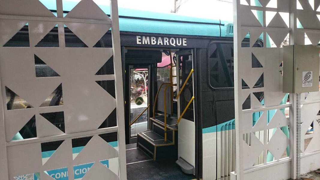 Operação Passageiro Seguro tem como foco o trabalho de abordagens em coletivos, vans e táxis, no intuito de proporcionar tranquilidade aos trabalhadores e estudantes. As ações ocorrerão de forma sistemática nas Áreas Integradas de Segurança de Fortaleza, além da Região Metropolitana, e acontecerão conforme mapa estatístico de ocorrências (Foto: Rodrigo Rocha) Operação Passageiro Seguro tem como foco o trabalho de abordagens em coletivos, vans e táxis, no intuito de proporcionar tranquilidade aos trabalhadores e estudantes. As ações ocorrerão de forma sistemática nas Áreas Integradas de Segurança de Fortaleza, além da Região Metropolitana, e acontecerão conforme mapa estatístico de ocorrências