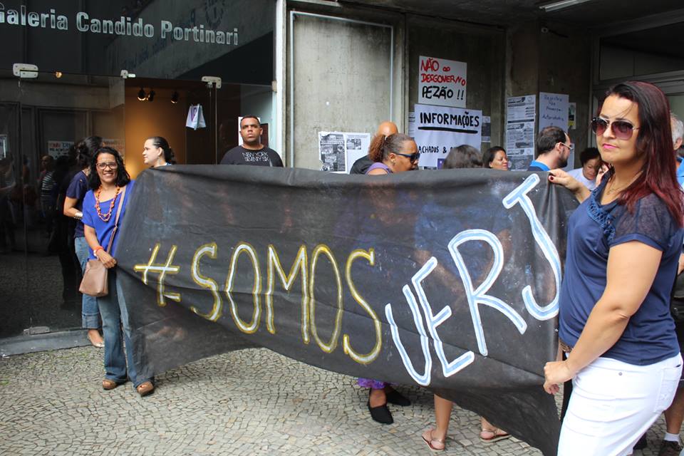 Assistir à derrocada da UERJ, uma das melhores universidades do país, com méritos em quase todos os campos do saber e da pesquisa, a primeira a abrir-se à política de cotas face à carência de pobres e negros, é aceitar que se mate a seiva da criatividade e se feche o horizonte de um futuro da atual geração de estudantes e de professores (Foto: Leonardo Boff) Assistir à derrocada da UERJ, uma das melhores universidades do país, com méritos em quase todos os campos do saber e da pesquisa, a primeira a abrir-se à política de cotas face à carência de pobres e negros, é aceitar que se mate a seiva da criatividade e se feche o horizonte de um futuro da atual geração de estudantes e de professores