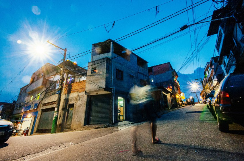 A continuidade de um modelo que permitiu maior eficiência energética com menor custo seria de suma importância para a população de São Paulo. O objetivo é atender toda a cidade com a iluminação por LED (Foto: Simão Pedro) A continuidade de um modelo que permitiu maior eficiência energética com menor custo seria de suma importância para a população de São Paulo. O objetivo é atender toda a cidade com a iluminação por LED