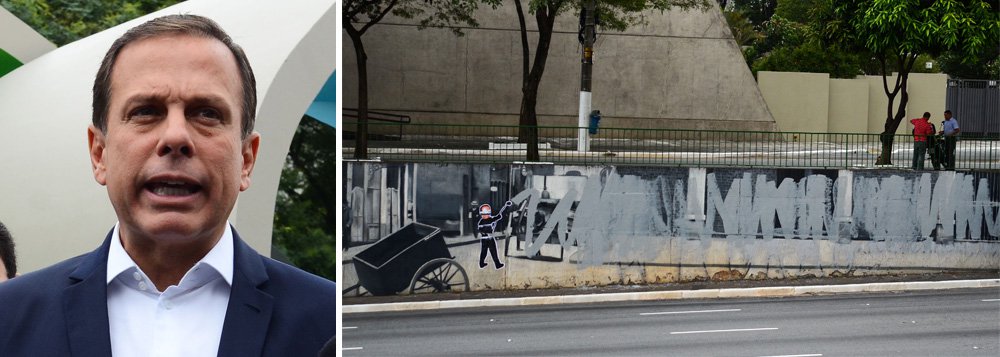 Após comprar briga com pichadores e grafiteiros, que passaram a deixar recados em diversos pontos da cidade para o prefeito, João Doria (PSDB) anunciou nesta quinta-feira 26 a ideia de convidar a cada três meses artistas de rua selecionados pela Prefeitura para grafitarem em locais já escolhidos; "A possibilidade de expor e valorizar a sua arte de forma ampla, livre, porém, sob organização", disse o tucano; a ação foi anunciada na Avenida 23 de Maio, onde Doria mandou cobrir de tinta cinza o maior museu a céu aberto da América Latina (Foto: Gisele Federicce) Após comprar briga com pichadores e grafiteiros, que passaram a deixar recados em diversos pontos da cidade para o prefeito, João Doria (PSDB) anunciou nesta quinta-feira 26 a ideia de convidar a cada três meses artistas de rua selecionados pela Prefeitura para grafitarem em locais já escolhidos; "A possibilidade de expor e valorizar a sua arte de forma ampla, livre, porém, sob organização", disse o tucano; a ação foi anunciada na Avenida 23 de Maio, onde Doria mandou cobrir de tinta cinza o maior museu a céu aberto da América Latina