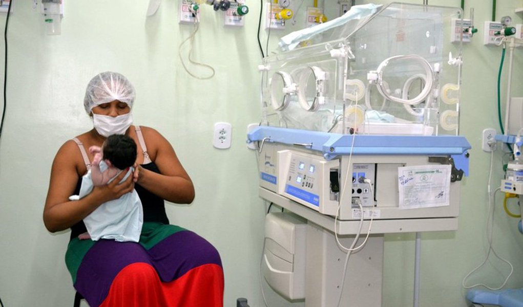 Dos mais de R$ 38 milhões em emendas parlamentares destinadas à saúde do Piauí, cerca de R$ 30 milhões serão aplicados na aquisição de equipamentos para a rede hospitalar estadual; mobiliários, informática e aparelhos diversificados para melhoria na assistência ao paciente estão garantidos e devem ter seu processo de aquisição iniciado imediatamente pela Secretaria de Estado da Saúde
(Foto: Leonardo Lucena) Dos mais de R$ 38 milhões em emendas parlamentares destinadas à saúde do Piauí, cerca de R$ 30 milhões serão aplicados na aquisição de equipamentos para a rede hospitalar estadual; mobiliários, informática e aparelhos diversificados para melhoria na assistência ao paciente estão garantidos e devem ter seu processo de aquisição iniciado imediatamente pela Secretaria de Estado da Saúde