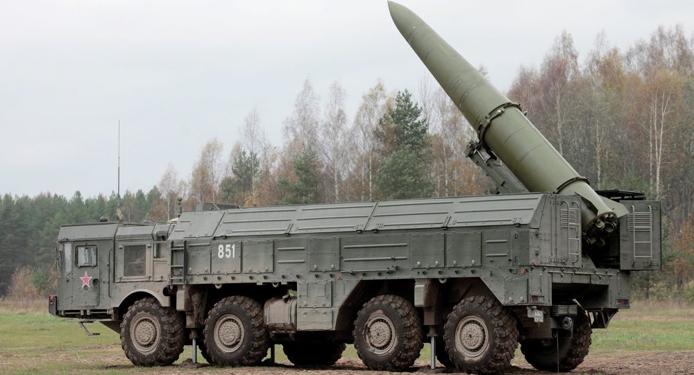 As capacidades de combate das Tropas de Mísseis e Artilharia da Forças Armadas da Rússia devem ser fortalecidas em até duas vezes até 2021. A declaração é do chefe das Tropas de Mísseis e Artilharia das Forças Armadas russas, tenente-general Mikhail Matveevsky; "Como parte das Tropas de Mísseis e Artilharia da Força Terrestre estão planejados três tipos de equipes altamente móveis, equipadas com equipamento moderno e especial e tecnologia militar — foguetes e artilharia, com capacidades de combate aumentadas em 1,5-2 vezes maiores que as atuais" diz Matveevsky (Foto: Romulo Faro) As capacidades de combate das Tropas de Mísseis e Artilharia da Forças Armadas da Rússia devem ser fortalecidas em até duas vezes até 2021. A declaração é do chefe das Tropas de Mísseis e Artilharia das Forças Armadas russas, tenente-general Mikhail Matveevsky; "Como parte das Tropas de Mísseis e Artilharia da Força Terrestre estão planejados três tipos de equipes altamente móveis, equipadas com equipamento moderno e especial e tecnologia militar — foguetes e artilharia, com capacidades de combate aumentadas em 1,5-2 vezes maiores que as atuais" diz Matveevsky