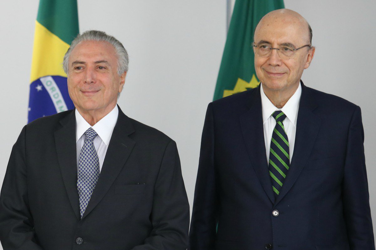 O governo anunciou nesta quarta-feira que vai antecipar para sexta (30) o repasse dos recursos de repatriação aos municípios; segundo o Ministério da Fazenda, as ordens de pagamento serão emitidas amanhã para que os municípios possam contabilizar os recursos ainda neste ano; serão pagos R$ 4,449 bilhões; a Frente Nacional de Municípios (FNP) e o PSB chegaram a entrar com ação no Supremo Tribunal Federal para antecipar o recebimento desses recursos, mas a corte negou o pedido ontem (27) (Foto: Romulo Faro) O governo anunciou nesta quarta-feira que vai antecipar para sexta (30) o repasse dos recursos de repatriação aos municípios; segundo o Ministério da Fazenda, as ordens de pagamento serão emitidas amanhã para que os municípios possam contabilizar os recursos ainda neste ano; serão pagos R$ 4,449 bilhões; a Frente Nacional de Municípios (FNP) e o PSB chegaram a entrar com ação no Supremo Tribunal Federal para antecipar o recebimento desses recursos, mas a corte negou o pedido ontem (27)