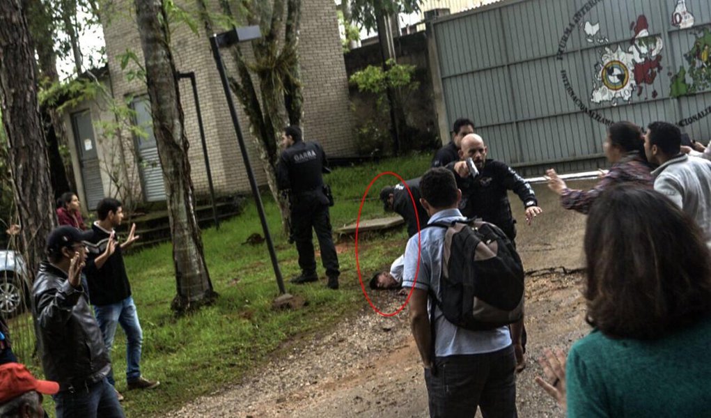 Querem convencer à população que os movimentos sociais brasileiros em prol da reforma agrária pertencem ao crime organizado e desta forma justificar a barbárie de prisões e invasões ilegais (Foto: Chico Vigilante) Querem convencer à população que os movimentos sociais brasileiros em prol da reforma agrária pertencem ao crime organizado e desta forma justificar a barbárie de prisões e invasões ilegais