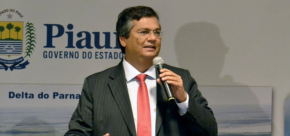Governadores do Ceará, Camilo Santana, do Maranhão, Flávio Dino, e do Piauí, Wellington Dias, assinaram nesta manhã a retomada da Rota das Emoções. Foto: Karlos Geromy/Secom (Foto: Voney Malta) Governadores do Ceará, Camilo Santana, do Maranhão, Flávio Dino, e do Piauí, Wellington Dias, assinaram nesta manhã a retomada da Rota das Emoções. Foto: Karlos Geromy/Secom