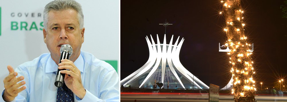 Ajuste fiscal iniciado logo após a posse de Rodrigo Rollemberg (PSB) e medidas para garantir investimentos em áreas carentes e para pagar o funcionalismo em dia ajudaram Brasília a ter um Natal positivo, no azul, enquanto o resto do Brasil amargou resultados negativos; segundo o Sindicato do Comércio Varejista do DF (Sindivarejista), houve uma alta de 2,5% no comércio da capital (Foto: Giuliana Miranda) Ajuste fiscal iniciado logo após a posse de Rodrigo Rollemberg (PSB) e medidas para garantir investimentos em áreas carentes e para pagar o funcionalismo em dia ajudaram Brasília a ter um Natal positivo, no azul, enquanto o resto do Brasil amargou resultados negativos; segundo o Sindicato do Comércio Varejista do DF (Sindivarejista), houve uma alta de 2,5% no comércio da capital