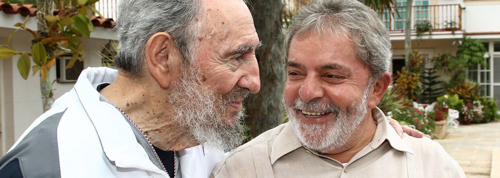 O ex-presidente Luiz Inácio Lula da Silva lamentou a morte do amigo e líder cubano Fidel Castro, aos 90 anos, neste sábado, 26; Lula disse que Fidel sempre foi uma voz de "luta e esperança" para os povos de nosso continente e os trabalhadores dos países mais pobres; "Seu espírito combativo e solidário animou sonhos de liberdade, soberania e igualdade. Nos piores momentos, quando ditaduras dominavam as principais nações de nossa região, a bravura de Fidel Castro e o exemplo da revolução cubana inspiravam os que resistiam à tirania", disse Lula; "Será eterno seu legado de dignidade e compromisso por um mundo mais justo", afirmou Lula (Foto: Aquiles Lins) O ex-presidente Luiz Inácio Lula da Silva lamentou a morte do amigo e líder cubano Fidel Castro, aos 90 anos, neste sábado, 26; Lula disse que Fidel sempre foi uma voz de "luta e esperança" para os povos de nosso continente e os trabalhadores dos países mais pobres; "Seu espírito combativo e solidário animou sonhos de liberdade, soberania e igualdade. Nos piores momentos, quando ditaduras dominavam as principais nações de nossa região, a bravura de Fidel Castro e o exemplo da revolução cubana inspiravam os que resistiam à tirania", disse Lula; "Será eterno seu legado de dignidade e compromisso por um mundo mais justo", afirmou Lula