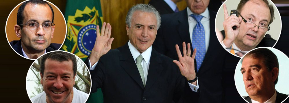 Assim que a ministra Cármen Lúcia homologar as 77 delações premiadas da Odebrecht, o que deve ocorrer até a terça-feira 31, Michel Temer terá novos constrangimentos; além de já ter sido citado 43 vezes na delação premiada do executivo Cláudio Melo Filho, lobista da empreiteira em Brasília, por ter pedido R$ 10 milhões no Jaburu, ele aparecerá em pelo menos mais três delações: as de Marcelo Odebrecht, Márclo Faria e Benedicto Júnior; este último relatou um jantar que envolveu Temer, Eduardo Cunha, ex-presidente da Câmara, e Moreira Franco, para tratar de corrupção na Caixa Econômica Federal e contribuições de campanha; uma operação recente da Polícia Federal revelou que Geddel Veira Lima, braço direito de Temer, e Eduardo Cunha cobravam propinas de empresas que levantavam recursos na Caixa (Foto: Leonardo Attuch) Assim que a ministra Cármen Lúcia homologar as 77 delações premiadas da Odebrecht, o que deve ocorrer até a terça-feira 31, Michel Temer terá novos constrangimentos; além de já ter sido citado 43 vezes na delação premiada do executivo Cláudio Melo Filho, lobista da empreiteira em Brasília, por ter pedido R$ 10 milhões no Jaburu, ele aparecerá em pelo menos mais três delações: as de Marcelo Odebrecht, Márclo Faria e Benedicto Júnior; este último relatou um jantar que envolveu Temer, Eduardo Cunha, ex-presidente da Câmara, e Moreira Franco, para tratar de corrupção na Caixa Econômica Federal e contribuições de campanha; uma operação recente da Polícia Federal revelou que Geddel Veira Lima, braço direito de Temer, e Eduardo Cunha cobravam propinas de empresas que levantavam recursos na Caixa