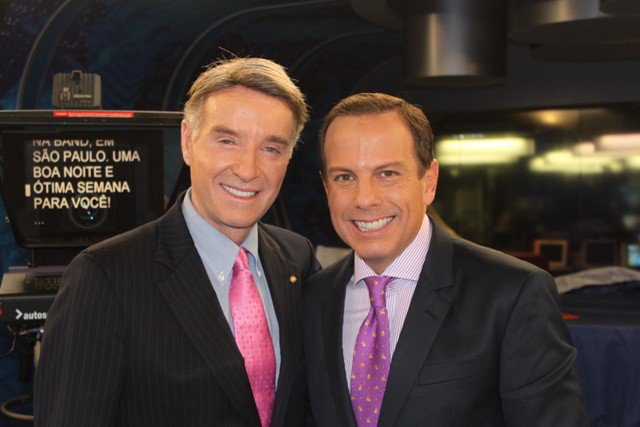 Prefeito de São Paulo, João Doria Jr (PSDB), não poupou elogios ao então empresário de sucesso Eike Batista, em entrevista que fez com Eike para seu programa Show Business, da Band, em 2011; na primeira parte da conversa, Doria se desmancha em elogios para Eike, e para o então governador do Rio Sérgio Cabral, que, segundo o prefeito, seria seu "amigo desde de menino"; Doria diz também que "O Rio é do Brasil e o Eike também é do Brasil!", e concorda com Eike que "cinco anos foram o suficiente para mudar sua opinião sobre o ex-presidente Lula" (Foto: Aquiles Lins) Prefeito de São Paulo, João Doria Jr (PSDB), não poupou elogios ao então empresário de sucesso Eike Batista, em entrevista que fez com Eike para seu programa Show Business, da Band, em 2011; na primeira parte da conversa, Doria se desmancha em elogios para Eike, e para o então governador do Rio Sérgio Cabral, que, segundo o prefeito, seria seu "amigo desde de menino"; Doria diz também que "O Rio é do Brasil e o Eike também é do Brasil!", e concorda com Eike que "cinco anos foram o suficiente para mudar sua opinião sobre o ex-presidente Lula"