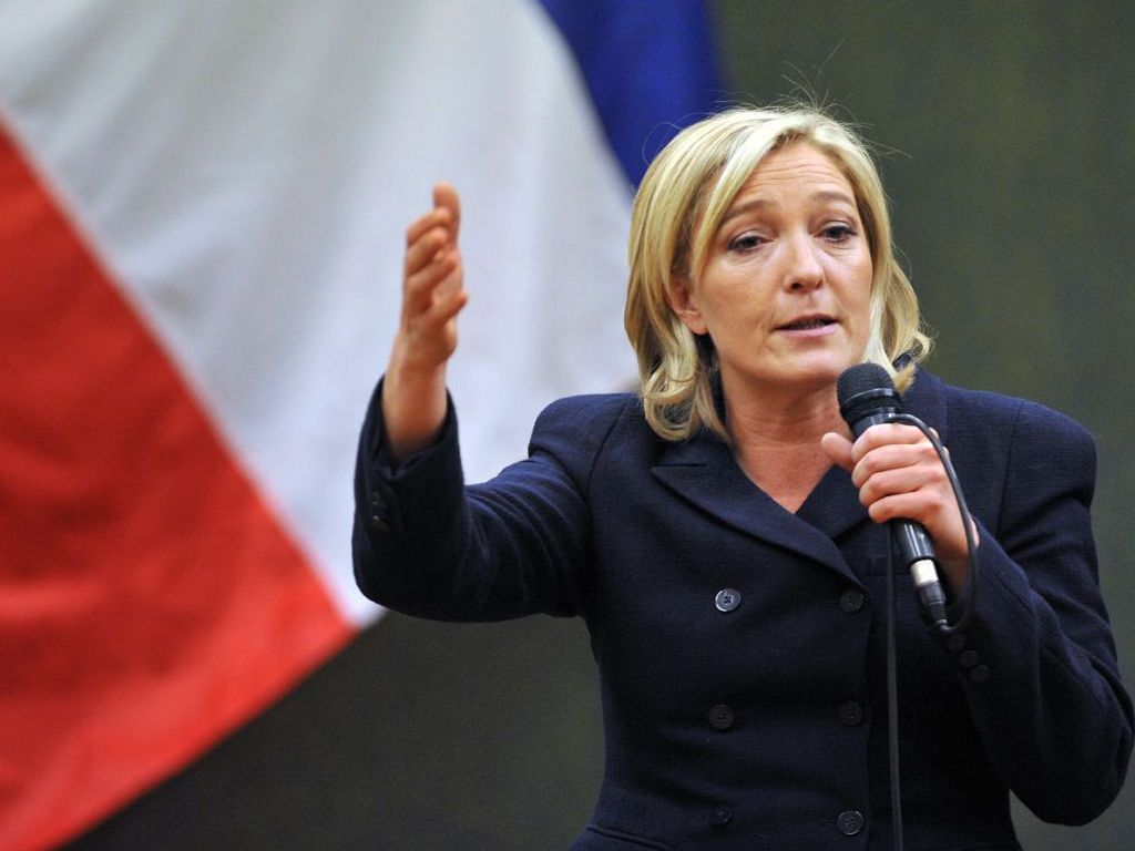 Marine Le Pen, candidata presidencial francesa, líder do partido Frente Nacional, declarou que não considera ilegítima a reunificação da península com a Rússia; "Não acho que a anexação tenha sido ilícita: foi realizado um referendo, os moradores da Crimeia expressaram o seu desejo de aderir à Rússia. Não vejo razões para pôr em dúvida este referendo", disse Le Pen em uma entrevista ao canal BFMTV; ela também destacou que a necessidade de "estabelecer relações estratégicas" entre a Rússia e França no âmbito da luta contra o grupo terrorista Daesh (Foto: Romulo Faro) Marine Le Pen, candidata presidencial francesa, líder do partido Frente Nacional, declarou que não considera ilegítima a reunificação da península com a Rússia; "Não acho que a anexação tenha sido ilícita: foi realizado um referendo, os moradores da Crimeia expressaram o seu desejo de aderir à Rússia. Não vejo razões para pôr em dúvida este referendo", disse Le Pen em uma entrevista ao canal BFMTV; ela também destacou que a necessidade de "estabelecer relações estratégicas" entre a Rússia e França no âmbito da luta contra o grupo terrorista Daesh
