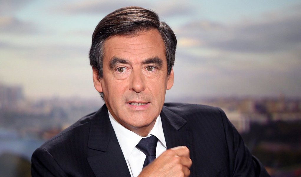 Esposa de François Fillon teria recebido como assessora parlamentar sem trabalhar; "Fillon e sua equipe contavam deslanchar a campanha com brilho e entusiasmo no comício de 29 de janeiro, em Paris. Agora tudo ficou sombrio, enquanto a Justiça não terminar a apuração do caso", diz a jornalista Leneide Duarte-Plon; denúncia pode ser fatal à campanha para presidente (Foto: Aquiles Lins) Esposa de François Fillon teria recebido como assessora parlamentar sem trabalhar; "Fillon e sua equipe contavam deslanchar a campanha com brilho e entusiasmo no comício de 29 de janeiro, em Paris. Agora tudo ficou sombrio, enquanto a Justiça não terminar a apuração do caso", diz a jornalista Leneide Duarte-Plon; denúncia pode ser fatal à campanha para presidente