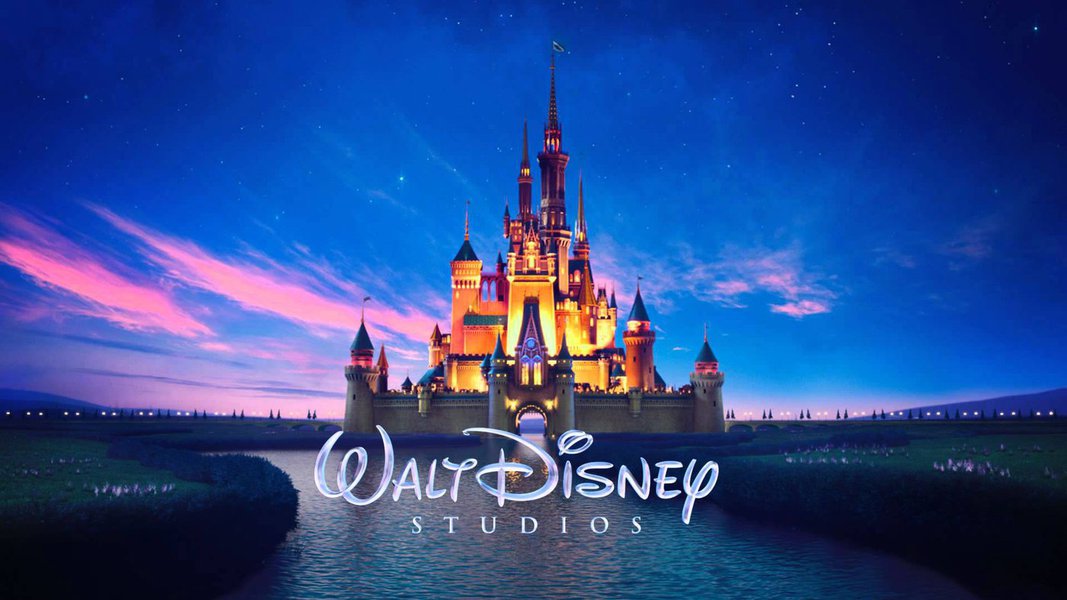 Um tribunal de Xangai ordenou que duas empresas chinesas paguem quase 200 mil dólares à Walt Disney e à Pixar em indenizações por copiar partes dos filmes "Carros" e "Carros 2", informou neste sábado a agência de notícias oficial Xinhua; decisão é a mais recente de uma série de vitórias de empresas estrangeiras quanto aos direitos autorais na China, em ações que reclamam de infrações disseminadas ao princípio da propriedade intelectual no país (Foto: Romulo Faro) Um tribunal de Xangai ordenou que duas empresas chinesas paguem quase 200 mil dólares à Walt Disney e à Pixar em indenizações por copiar partes dos filmes "Carros" e "Carros 2", informou neste sábado a agência de notícias oficial Xinhua; decisão é a mais recente de uma série de vitórias de empresas estrangeiras quanto aos direitos autorais na China, em ações que reclamam de infrações disseminadas ao princípio da propriedade intelectual no país