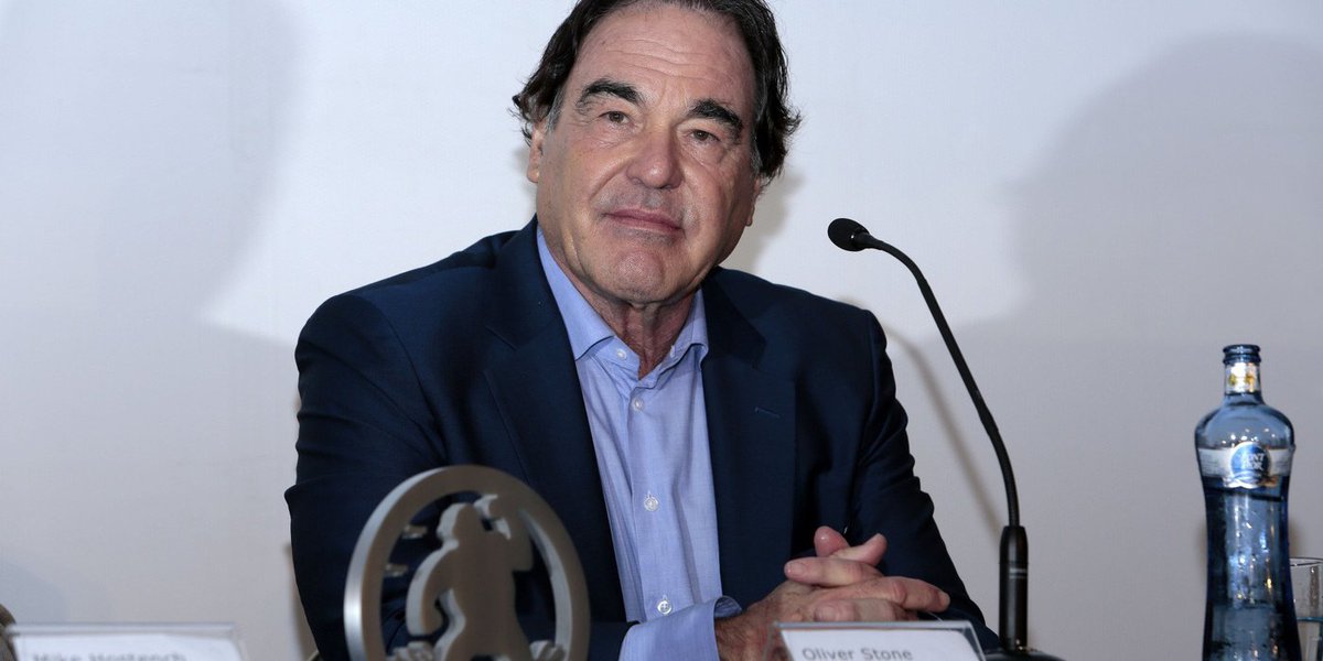 Siretor de cinema Oliver Stone afirmou nesta quarta-feira, 9, que o governo republicano de Donald Trump pode surpreender positivamente; "Ele pode surpreender. Eu tinha mais medo de Hillary Clinton, que é uma conservadora intervencionista e votou a favor de guerras. Trump para mim é um negociador, um homem prático", disse Stone, durante palestra de gestão empresarial em São Paulo; para ele, Trump tem mais condições de negociar com países como Rússia, em vez de adotar uma postura "de confronto", como a de Hillary (Foto: Aquiles Lins) Siretor de cinema Oliver Stone afirmou nesta quarta-feira, 9, que o governo republicano de Donald Trump pode surpreender positivamente; "Ele pode surpreender. Eu tinha mais medo de Hillary Clinton, que é uma conservadora intervencionista e votou a favor de guerras. Trump para mim é um negociador, um homem prático", disse Stone, durante palestra de gestão empresarial em São Paulo; para ele, Trump tem mais condições de negociar com países como Rússia, em vez de adotar uma postura "de confronto", como a de Hillary
