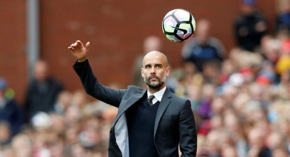 Britain Soccer Football - Stoke City v Manchester City - Premier League - bet365 Stadium - 20/8/16 Manchester City manager Pep Guardiola Action Images via Reuters / Carl Recine Livepic (Foto: José Barbacena) Britain Soccer Football - Stoke City v Manchester City - Premier League - bet365 Stadium - 20/8/16 Manchester City manager Pep Guardiola Action Images via Reuters / Carl Recine Livepic