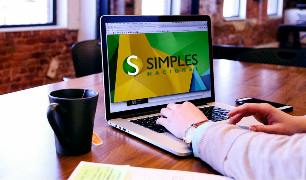 Desde 1º de novembro, as micro e pequenas empresas podem pedir o agendamento de adesão ao Simples Nacional para 2017; prazo para agendamento; donos dos pequenos negócios que ainda não fazem parte do sistema simplificado, que por algum motivo perderem o prazo de agendamento, poderão pedir a adesão ao Supersimples a partir de janeiro (Foto: Paulo Emílio) Desde 1º de novembro, as micro e pequenas empresas podem pedir o agendamento de adesão ao Simples Nacional para 2017; prazo para agendamento; donos dos pequenos negócios que ainda não fazem parte do sistema simplificado, que por algum motivo perderem o prazo de agendamento, poderão pedir a adesão ao Supersimples a partir de janeiro