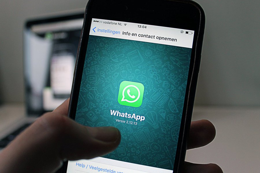 Em Pará de Minas (MG), um despacho judicial encaminhado pelo aplicativo Whatsapp permitiu que um detento fizesse as provas do Exame Nacional do Ensino Médio (Enem) no último final de semana; autorização para fazer o Enem havia sido solicitada, mas até a véspera das provas não havia uma decisão judicial; "A dolorosa vicissitude da vida pela qual passa o cidadão provisoriamente privado de sua liberdade não pode servir de empeço para que planeje seu futuro de forma mais digna", registra o despacho digitado no celular pelo juiz Pedro Camara Raposo Lopes (Foto: Aquiles Lins) Em Pará de Minas (MG), um despacho judicial encaminhado pelo aplicativo Whatsapp permitiu que um detento fizesse as provas do Exame Nacional do Ensino Médio (Enem) no último final de semana; autorização para fazer o Enem havia sido solicitada, mas até a véspera das provas não havia uma decisão judicial; "A dolorosa vicissitude da vida pela qual passa o cidadão provisoriamente privado de sua liberdade não pode servir de empeço para que planeje seu futuro de forma mais digna", registra o despacho digitado no celular pelo juiz Pedro Camara Raposo Lopes