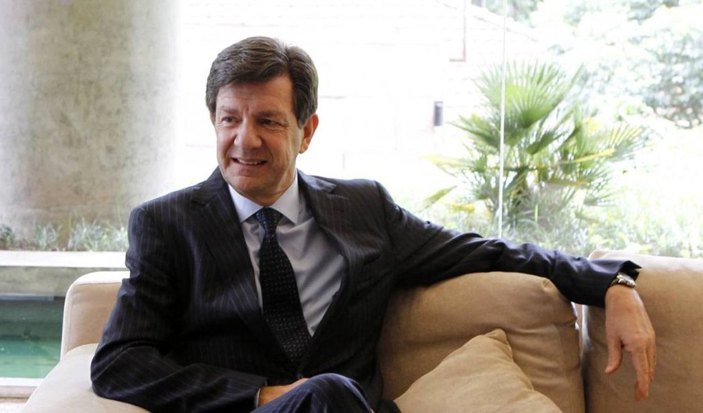 Presidente do Itaú Unibanco, Roberto Setubal, disse que o país deveria reduzir sua meta de inflação ao longo do tempo para que os juros fiquem mais baixos, o que facilitaria investimentos; "É importante tornar o investimento atrativo, e a palavra chave para isso é a confiança. Confiança em investimento de longo prazo é absolutamente essencial", destacou (Foto: Paulo Emílio) Presidente do Itaú Unibanco, Roberto Setubal, disse que o país deveria reduzir sua meta de inflação ao longo do tempo para que os juros fiquem mais baixos, o que facilitaria investimentos; "É importante tornar o investimento atrativo, e a palavra chave para isso é a confiança. Confiança em investimento de longo prazo é absolutamente essencial", destacou
