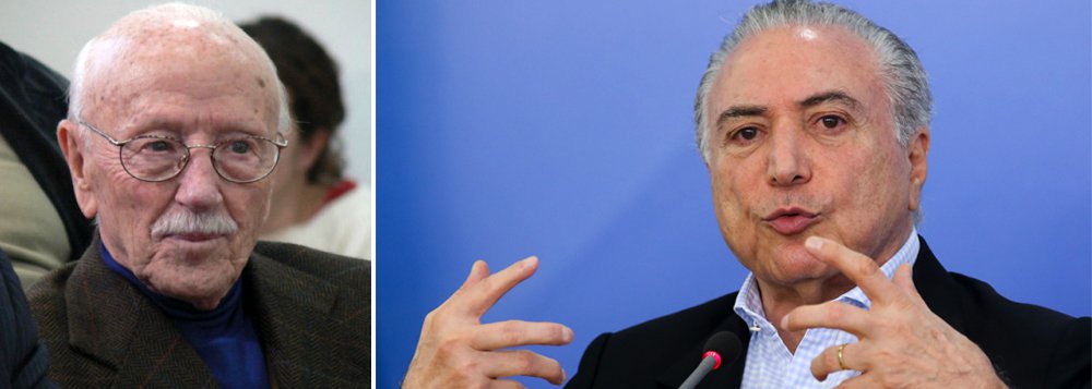 Jurista Hélio Bicudo, um dos autores do pedido do impedimento de Dilma Rousseff, diz que governo desmoralizado, como o de Temer, não governa e que "o impeachment de Temer já deveria ter ocorrido"; "Ele foi um vice decorativo e, agora, é um presidente decorativo. Não faz falta", diz, em entrevista à Época (Foto: Gisele Federicce) Jurista Hélio Bicudo, um dos autores do pedido do impedimento de Dilma Rousseff, diz que governo desmoralizado, como o de Temer, não governa e que "o impeachment de Temer já deveria ter ocorrido"; "Ele foi um vice decorativo e, agora, é um presidente decorativo. Não faz falta", diz, em entrevista à Época
