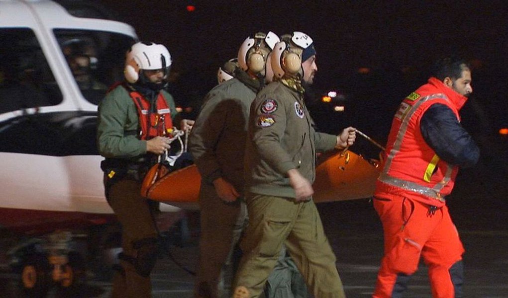 Bombeiros italianos retiraram dos escombros os últimos dois corpos que faltavam ser resgatados do Hotel Rigopiano, atingido por uma avalanche na semana passada; balanço oficial do acidente é de 29 mortos e 11 sobreviventes; Hotel Rigopiano foi soterrado por uma avalanche que desceu das montanhas do Parque Nacional do Gran Sasso na noite de 18 de janeiro; avalanche foi causada por terremotos que atingiram o centro da Itália no mesmo dia (Foto: Paulo Emílio) Bombeiros italianos retiraram dos escombros os últimos dois corpos que faltavam ser resgatados do Hotel Rigopiano, atingido por uma avalanche na semana passada; balanço oficial do acidente é de 29 mortos e 11 sobreviventes; Hotel Rigopiano foi soterrado por uma avalanche que desceu das montanhas do Parque Nacional do Gran Sasso na noite de 18 de janeiro; avalanche foi causada por terremotos que atingiram o centro da Itália no mesmo dia