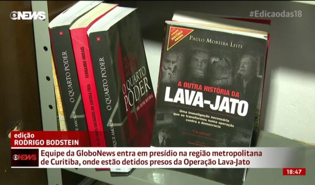 "A tentativa de criar um pequeno escândalo em torno da presença do meu livro A Outra História da Lava-Jato na biblioteca dos condenados de uma penitenciaria nos arredores de Curitiba mostra que pode haver mais pluralismo e liberdade de opinião numa biblioteca de cadeia do que no jornalismo da Globonews," escreve Paulo Moreira Leite. "Premiado no Jabuti, o mais importante premio literário do país, o livro jamais foi tema dos programas de uma emissora que tem um numeroso conjunto de programas de entrevista e debate, um deles dedicado exclusivamente a livros" (Foto: Paulo Moreira Leite) "A tentativa de criar um pequeno escândalo em torno da presença do meu livro A Outra História da Lava-Jato na biblioteca dos condenados de uma penitenciaria nos arredores de Curitiba mostra que pode haver mais pluralismo e liberdade de opinião numa biblioteca de cadeia do que no jornalismo da Globonews," escreve Paulo Moreira Leite. "Premiado no Jabuti, o mais importante premio literário do país, o livro jamais foi tema dos programas de uma emissora que tem um numeroso conjunto de programas de entrevista e debate, um deles dedicado exclusivamente a livros"