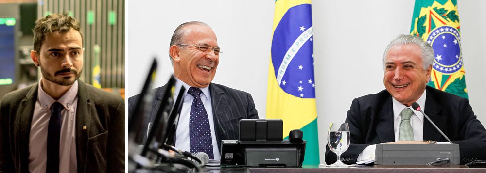 "Emparedados pela delação da Odebrecht, Temer e sua turma desejam alguém de confiança na Suprema Corte. Até porque os 15 minutos de sossego está chegando ao fim, paralelo à volta dos trabalhos na Câmara e Senado e o fim do recesso do judiciário", diz o jornalista George Marques, sobre a reunião de Michel Temer com a cúpula do PMDB para debater o substituto do ministro Teori Zavascki; "Eles já brincam e cospem na cara do brasileiro sem nenhum constrangimento. Não temem mais nem uma contra-resposta por parte da sociedade" (Foto: Aquiles Lins) "Emparedados pela delação da Odebrecht, Temer e sua turma desejam alguém de confiança na Suprema Corte. Até porque os 15 minutos de sossego está chegando ao fim, paralelo à volta dos trabalhos na Câmara e Senado e o fim do recesso do judiciário", diz o jornalista George Marques, sobre a reunião de Michel Temer com a cúpula do PMDB para debater o substituto do ministro Teori Zavascki; "Eles já brincam e cospem na cara do brasileiro sem nenhum constrangimento. Não temem mais nem uma contra-resposta por parte da sociedade"