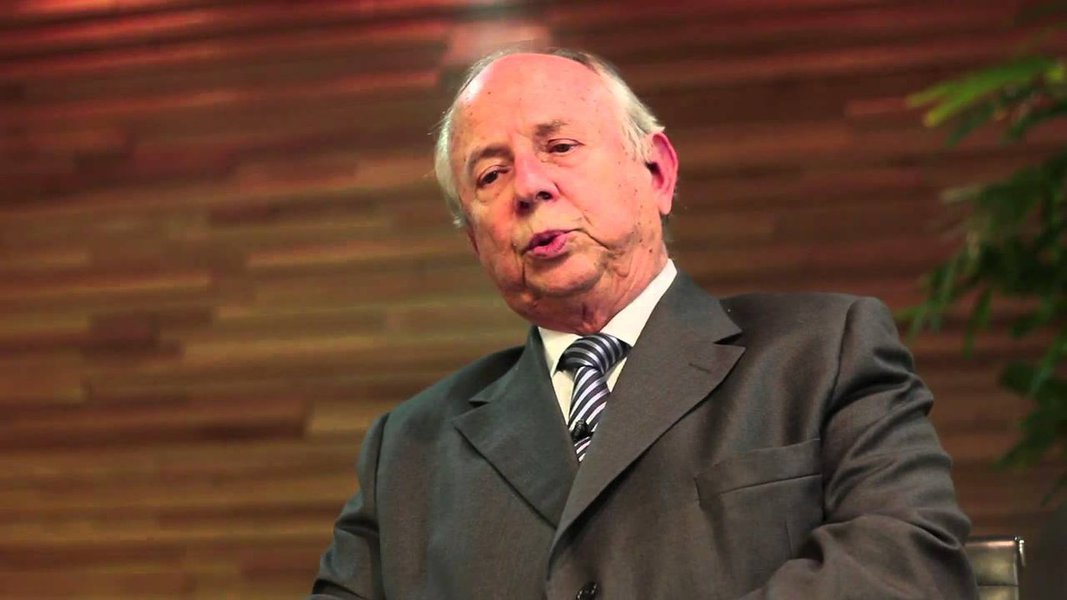 A situação fiscal e econômica do estado de Goiás volta a ser elogiada por um especialista; dessa vez é o ex-ministro da Fazenda Marcílio Marques Moreira quem cita Goiás como exemplo; "Há situações muito complicadas, como a do Rio de Janeiro e a do Rio Grande do Sul. No entanto, alguns Estados têm se esforçado para resolver o problema, como Goiás ou Mato Grosso do Sul. O que esses Estados fizeram mostra que as coisas têm conserto", avaliou Moreira na revista IstoÉ Dinheiro; estado é o segundo que mais gerou empregos neste ano e continuar a atrair empresas e indústrias (Foto: José Barbacena) A situação fiscal e econômica do estado de Goiás volta a ser elogiada por um especialista; dessa vez é o ex-ministro da Fazenda Marcílio Marques Moreira quem cita Goiás como exemplo; "Há situações muito complicadas, como a do Rio de Janeiro e a do Rio Grande do Sul. No entanto, alguns Estados têm se esforçado para resolver o problema, como Goiás ou Mato Grosso do Sul. O que esses Estados fizeram mostra que as coisas têm conserto", avaliou Moreira na revista IstoÉ Dinheiro; estado é o segundo que mais gerou empregos neste ano e continuar a atrair empresas e indústrias