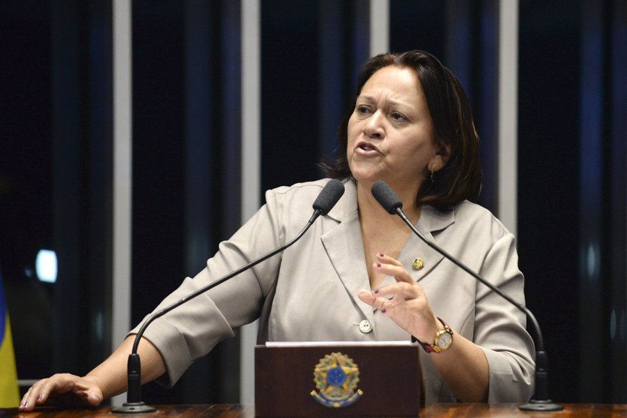 Senadora Fátima Bezerra (PT-RN) criticou a operação da Polícia Civil nesta sexta-feira, 4, contra a Escola Nacional Florestan Fernandes (ENFF), do Movimento dos Trabalhadores Rurais Sem Teto (MST); "A cada dia fica mais claro que o golpe continuado avança contra os direitos civis e políticos assegurados na Constituição. Não podemos aceitar passivos que o autoritarismo e a repressão façam morada em nosso país", afirma (Foto: Aquiles Lins) Senadora Fátima Bezerra (PT-RN) criticou a operação da Polícia Civil nesta sexta-feira, 4, contra a Escola Nacional Florestan Fernandes (ENFF), do Movimento dos Trabalhadores Rurais Sem Teto (MST); "A cada dia fica mais claro que o golpe continuado avança contra os direitos civis e políticos assegurados na Constituição. Não podemos aceitar passivos que o autoritarismo e a repressão façam morada em nosso país", afirma