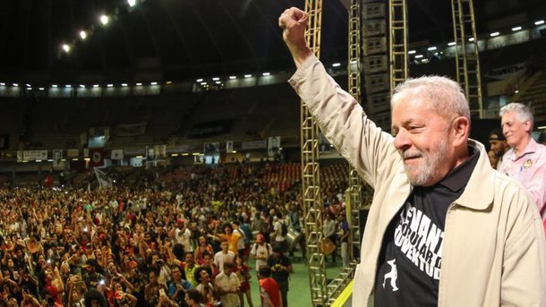 Lula, pelo seu histórico de lutas e realizações pelo Brasil, e, em especial, para as camadas populares, é sem dúvida o catalisador das aspirações de milhões de brasileiros cada vez mais desesperançados pelas atrocidades cometidas pelos usurpadores de plantão (Foto: Alberto Cantalice) Lula, pelo seu histórico de lutas e realizações pelo Brasil, e, em especial, para as camadas populares, é sem dúvida o catalisador das aspirações de milhões de brasileiros cada vez mais desesperançados pelas atrocidades cometidas pelos usurpadores de plantão