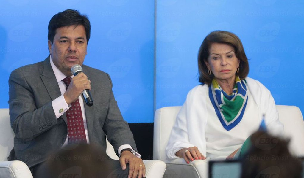 Ministério da Educação decidiu pelo cancelamento do Enem em 364 locais de prova, entre escolas, institutos e universidades, por causa do movimento de ocupação que ocorre em diversos estados contra medidas do governo federal; mais de 240 mil candidatos foram afetados e farão as provas nos dias 3 e 4 de dezembro; "Nem que o número possa crescer para 300 mil, 500 mil candidatos, mas que se tenha a certeza que todos que se submeterão ao Enem na primeira leva possam ter a tranquilidade de entrar no local de prova com a certeza que estão num local seguro", disse Mendonça Filho (Foto: Aquiles Lins) Ministério da Educação decidiu pelo cancelamento do Enem em 364 locais de prova, entre escolas, institutos e universidades, por causa do movimento de ocupação que ocorre em diversos estados contra medidas do governo federal; mais de 240 mil candidatos foram afetados e farão as provas nos dias 3 e 4 de dezembro; "Nem que o número possa crescer para 300 mil, 500 mil candidatos, mas que se tenha a certeza que todos que se submeterão ao Enem na primeira leva possam ter a tranquilidade de entrar no local de prova com a certeza que estão num local seguro", disse Mendonça Filho