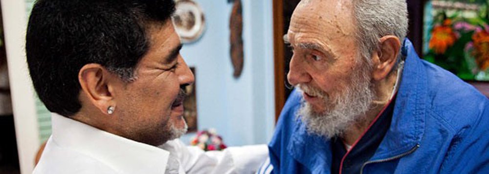 Ex-jogador argentino Diego Maradona também lamentou a morte do líder cubano Fidel Castro; "Morreu o meu amigo, o meu confidente, o que me aconselhou, que me ligava a qualquer hora para falar de política, de futebol, de basebal, o que me disse que quando Clinton fosse embora o que viria era pior, que foi Bush", confessou (Foto: Aquiles Lins) Ex-jogador argentino Diego Maradona também lamentou a morte do líder cubano Fidel Castro; "Morreu o meu amigo, o meu confidente, o que me aconselhou, que me ligava a qualquer hora para falar de política, de futebol, de basebal, o que me disse que quando Clinton fosse embora o que viria era pior, que foi Bush", confessou