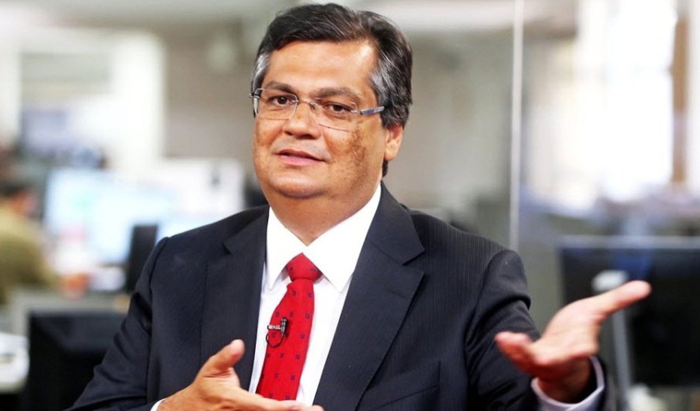 Com o objetivo de criar interação e diálogo com os prefeitos eleitos, o governador Flávio Dino (PCdoB) marcou para o dezembro um encontro com os futuros gestores; dos 217 convidados, 204 já confirmaram presença; no encontro também será anunciado o ‘Programa ProMunicipio’, que oferecerá assistência técnica e disponibilizará uma plataforma de dados com informações sobre ações governamentais em cada cidade e convênios estaduais em vigência (Foto: Voney Malta) Com o objetivo de criar interação e diálogo com os prefeitos eleitos, o governador Flávio Dino (PCdoB) marcou para o dezembro um encontro com os futuros gestores; dos 217 convidados, 204 já confirmaram presença; no encontro também será anunciado o ‘Programa ProMunicipio’, que oferecerá assistência técnica e disponibilizará uma plataforma de dados com informações sobre ações governamentais em cada cidade e convênios estaduais em vigência