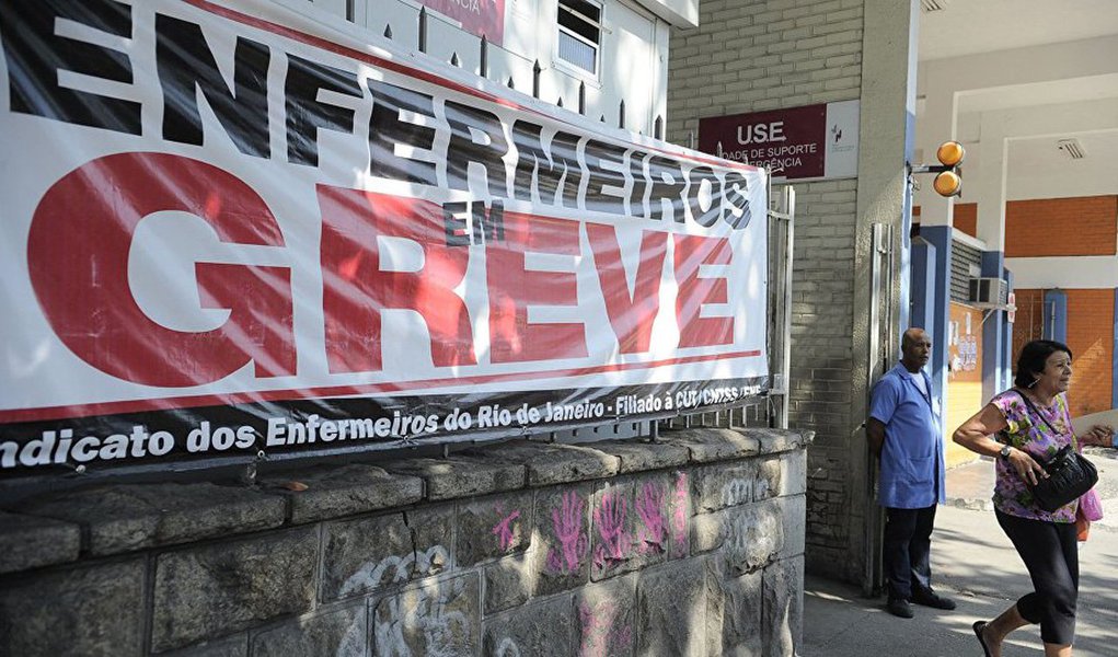 A paralisação atinge todas as categorias da área no estado; a causa da mobilização são os atrasos salariais, a imprevisibilidade do pagamento do décimo terceiro e a situação de penúria na qual se encontram os hospitais e a rede pública de atendimento (Foto: Leonardo Lucena) A paralisação atinge todas as categorias da área no estado; a causa da mobilização são os atrasos salariais, a imprevisibilidade do pagamento do décimo terceiro e a situação de penúria na qual se encontram os hospitais e a rede pública de atendimento