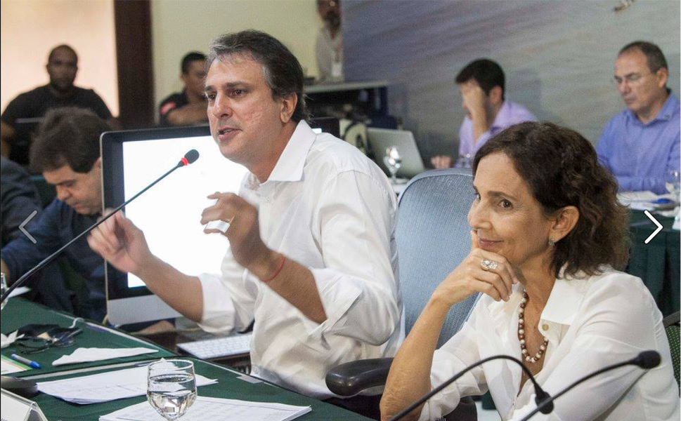 O Plano de de Sustentabilidade para o Desenvolvimento do Estado do Ceará foi detalhado aos secretários na primeira reunião do ano com o governador Camilo Santana (PT). O objetivo é compensar a perda de R$ 850 milhões por ano e ainda assim preservar e ampliar a capacidade do Estado de investir em melhorias para a população. "Mesmo diante de uma crise econômica grave no país, o Ceará é o segundo estado, de acordo com o Ministério da Fazenda, com melhores condições fiscais”, disse o governador (Foto: Rodrigo Rocha) O Plano de de Sustentabilidade para o Desenvolvimento do Estado do Ceará foi detalhado aos secretários na primeira reunião do ano com o governador Camilo Santana (PT). O objetivo é compensar a perda de R$ 850 milhões por ano e ainda assim preservar e ampliar a capacidade do Estado de investir em melhorias para a população. "Mesmo diante de uma crise econômica grave no país, o Ceará é o segundo estado, de acordo com o Ministério da Fazenda, com melhores condições fiscais”, disse o governador