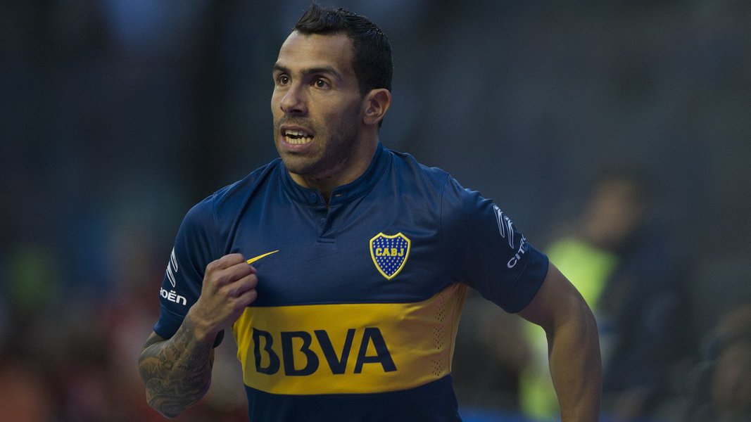 Carlos Tevez tornou-se a mais recente estrela do futebol internacional a se mudar para a Super Liga Chinesa, após o Shanghai Shenhua ter confirmado a contratação do atacante argentino em um acordo com o Boca Juniors; "O Shanghai Greenland Shenhua FC chegou a um acordo de transferência com o Boca Juniors. Carlos Alberto Tevez oficialmente uniu-se ao Shanghai Shenhua", disse o clube em comunicado em seu site (Foto: Romulo Faro) Carlos Tevez tornou-se a mais recente estrela do futebol internacional a se mudar para a Super Liga Chinesa, após o Shanghai Shenhua ter confirmado a contratação do atacante argentino em um acordo com o Boca Juniors; "O Shanghai Greenland Shenhua FC chegou a um acordo de transferência com o Boca Juniors. Carlos Alberto Tevez oficialmente uniu-se ao Shanghai Shenhua", disse o clube em comunicado em seu site