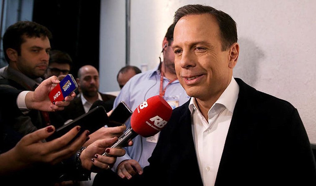 O fim do status de secretaria da CGM (Controladoria-Geral do Município), anunciada pelo prefeito eleito de São Paulo, João Doria (PSDB), desagradou organizações não governamentais que incentivam a transparência dos gastos públicos; um grupo delas enviou uma carta para o tucano reclamando da ideia; a Rede pela Transparência e Participação Social, formada por 16 entidades, como Artigo 19 e Rede Nossa São Paulo, pede a valorização do órgão e o compromisso com o acesso à informação (Foto: Giuliana Miranda) O fim do status de secretaria da CGM (Controladoria-Geral do Município), anunciada pelo prefeito eleito de São Paulo, João Doria (PSDB), desagradou organizações não governamentais que incentivam a transparência dos gastos públicos; um grupo delas enviou uma carta para o tucano reclamando da ideia; a Rede pela Transparência e Participação Social, formada por 16 entidades, como Artigo 19 e Rede Nossa São Paulo, pede a valorização do órgão e o compromisso com o acesso à informação