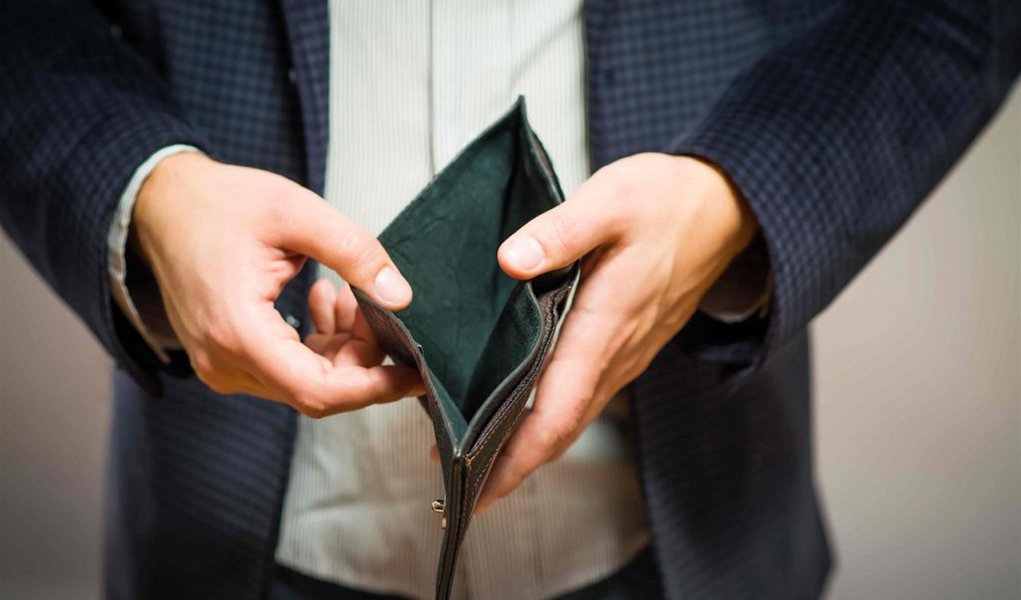 Recessão fez o Brasil cair no ranking dos milionários; com 149 mil milionários, 12 mil a menos que em 2014, o País caiu da 16ª para a 17ª posição no ranking global de 2015 (Foto: Gisele Federicce) Recessão fez o Brasil cair no ranking dos milionários; com 149 mil milionários, 12 mil a menos que em 2014, o País caiu da 16ª para a 17ª posição no ranking global de 2015