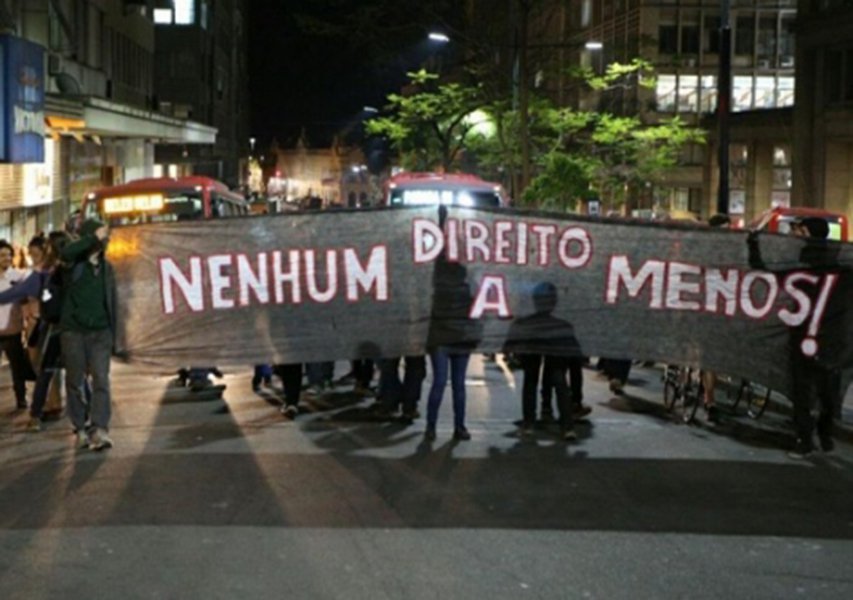 Multiplicam-se exemplos de manifestações que assombram o governo Temer e reforçam uma luta incansável pela preservação de conquistas. É hora de o governo golpista permitir o diálogo e ouvir a sociedade. (Foto: Daniel Almeida) Multiplicam-se exemplos de manifestações que assombram o governo Temer e reforçam uma luta incansável pela preservação de conquistas. É hora de o governo golpista permitir o diálogo e ouvir a sociedade.