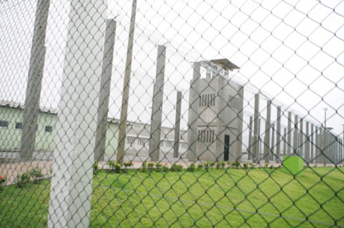 Para evitar que os episódios registrados no presídio Anísio Jobim, no Amazonas, se repitam no Ceará, a Secretaria de Justiça do Estado, com o apoio do Ministério Público, promoveu ontem a transferência de lideranças das facções criminosas, entre unidades prisionais da Região Metropolitana de Fortaleza (Foto: Fatima 247) Para evitar que os episódios registrados no presídio Anísio Jobim, no Amazonas, se repitam no Ceará, a Secretaria de Justiça do Estado, com o apoio do Ministério Público, promoveu ontem a transferência de lideranças das facções criminosas, entre unidades prisionais da Região Metropolitana de Fortaleza